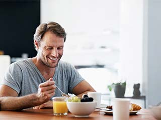 दिन में इतनी बार खाना खाएंगे तो रहेंगे स्वस्थ और नहीं बढ़ेगा वजन